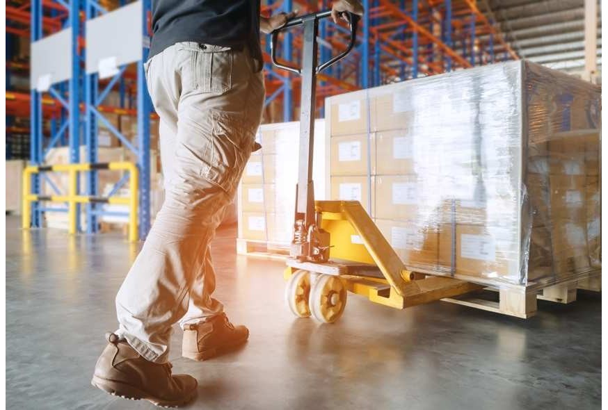 Engins de manutention : gagnez en productivité et espace